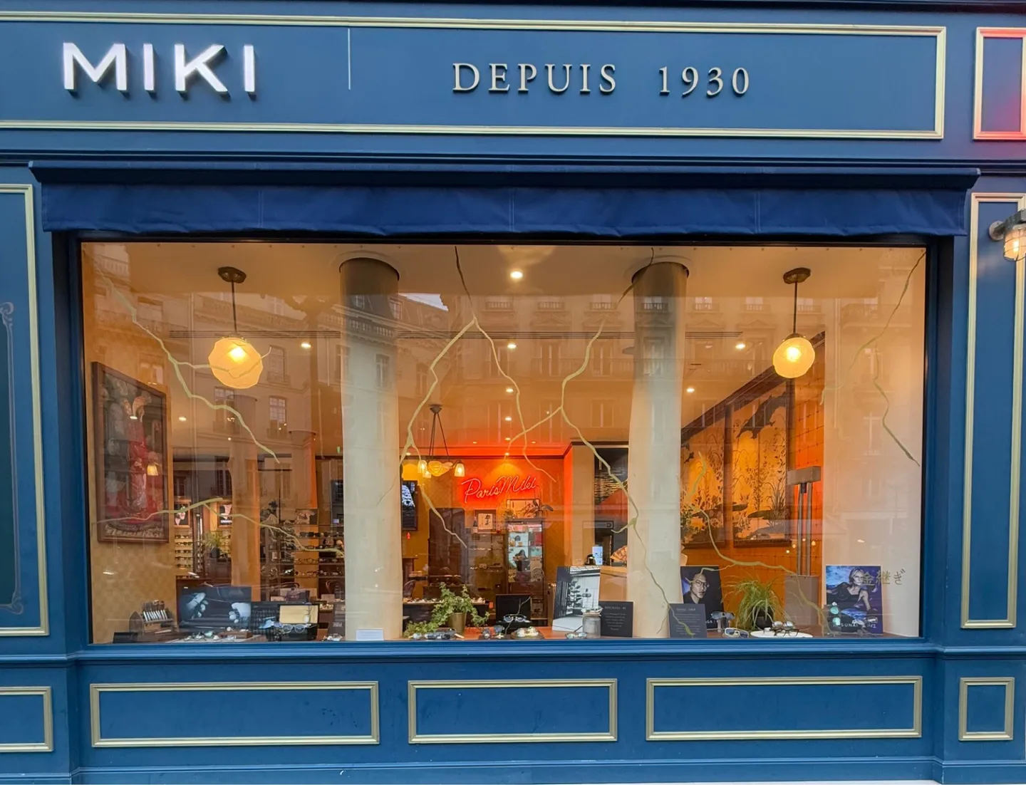 Vitrine Paris Miki