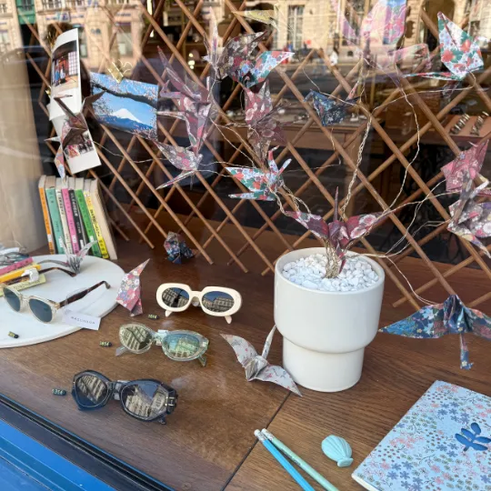 Vitrine Paris Miki rentree 25